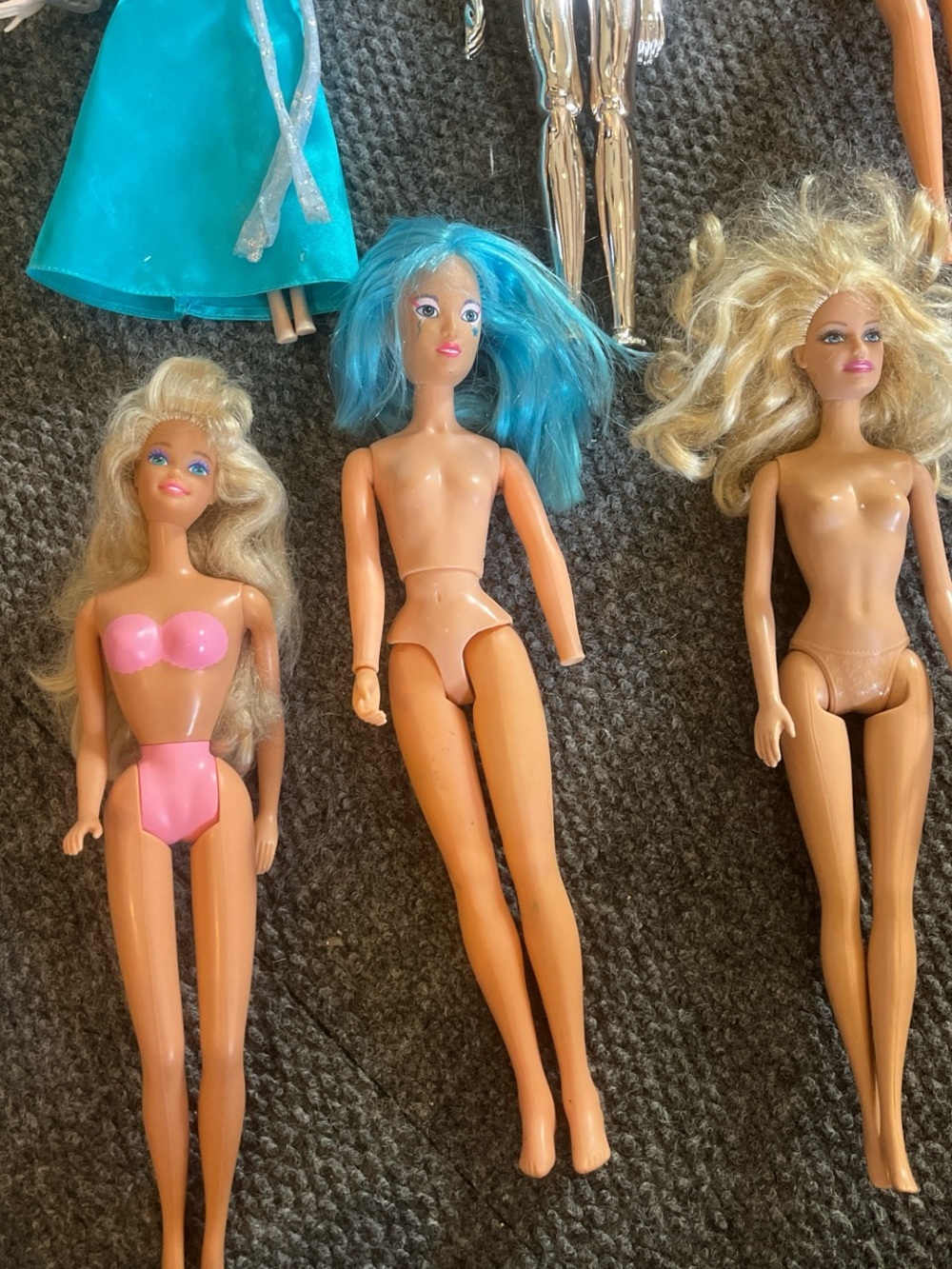 Bundle of 13 Barbie dolls some vintage - Picture 2 of 6
